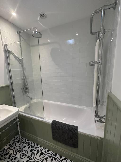 Riverside 3 Bed House Villa Winchester Exterior photo