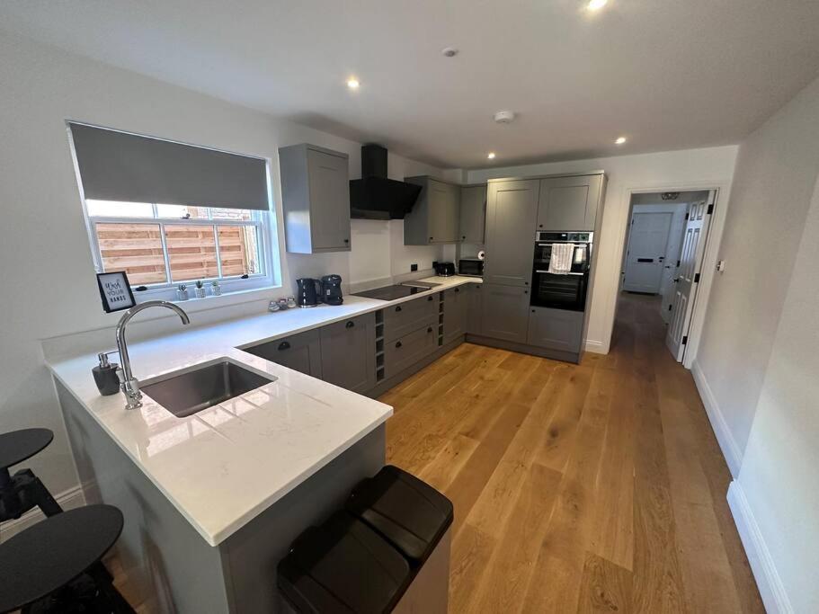 Riverside 3 Bed House Villa Winchester Exterior photo